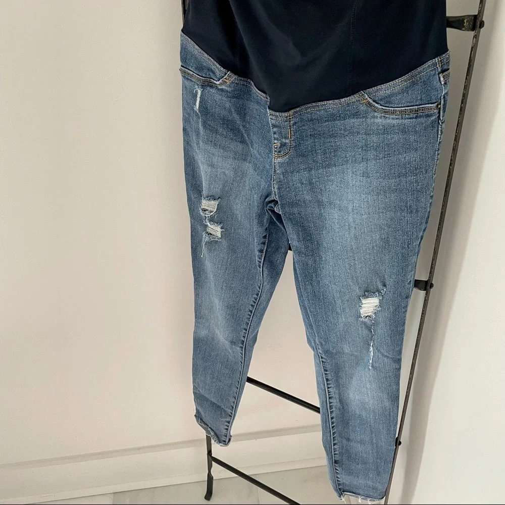 Isabel Maternity | Distressed Maternity Skinny Jeans | Size 6 - Picture 2 of 5